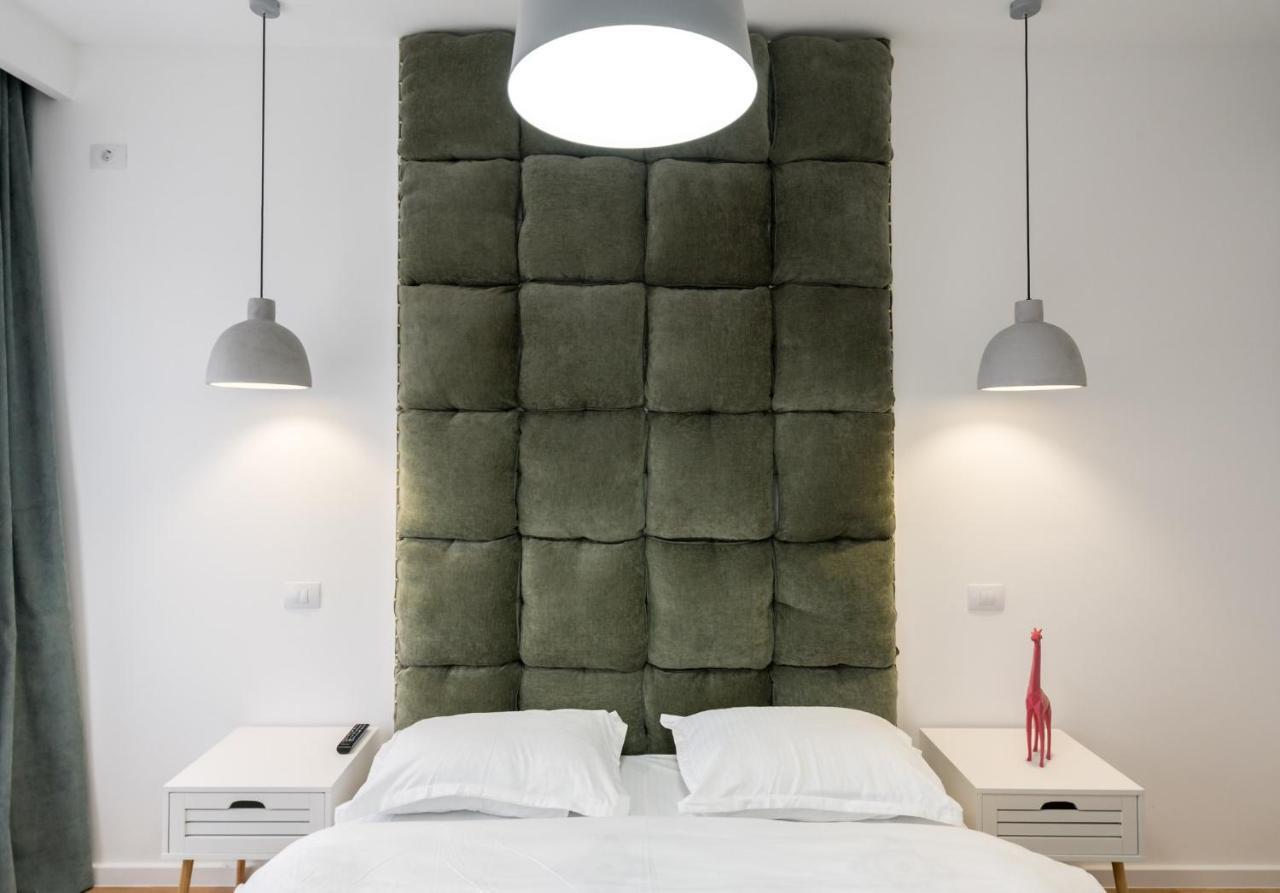 Appartement Jungle Escape - Luxe 1-Br Haven In Bucarest Extérieur photo