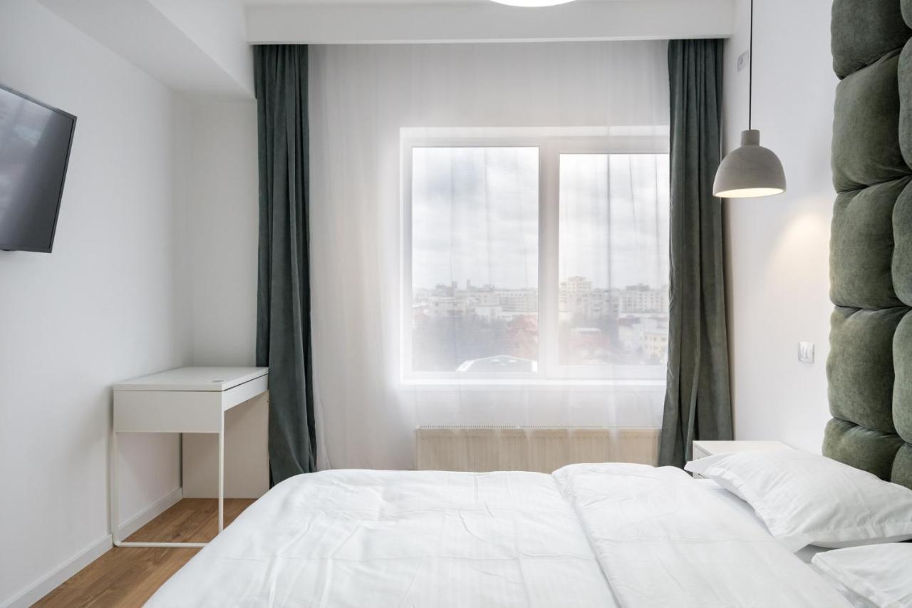 Appartement Jungle Escape - Luxe 1-Br Haven In Bucarest Extérieur photo