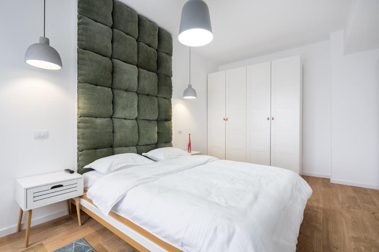 Appartement Jungle Escape - Luxe 1-Br Haven In Bucarest Extérieur photo