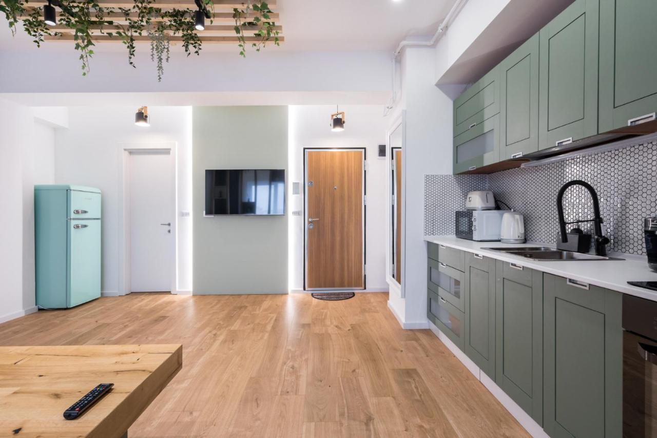 Appartement Jungle Escape - Luxe 1-Br Haven In Bucarest Extérieur photo