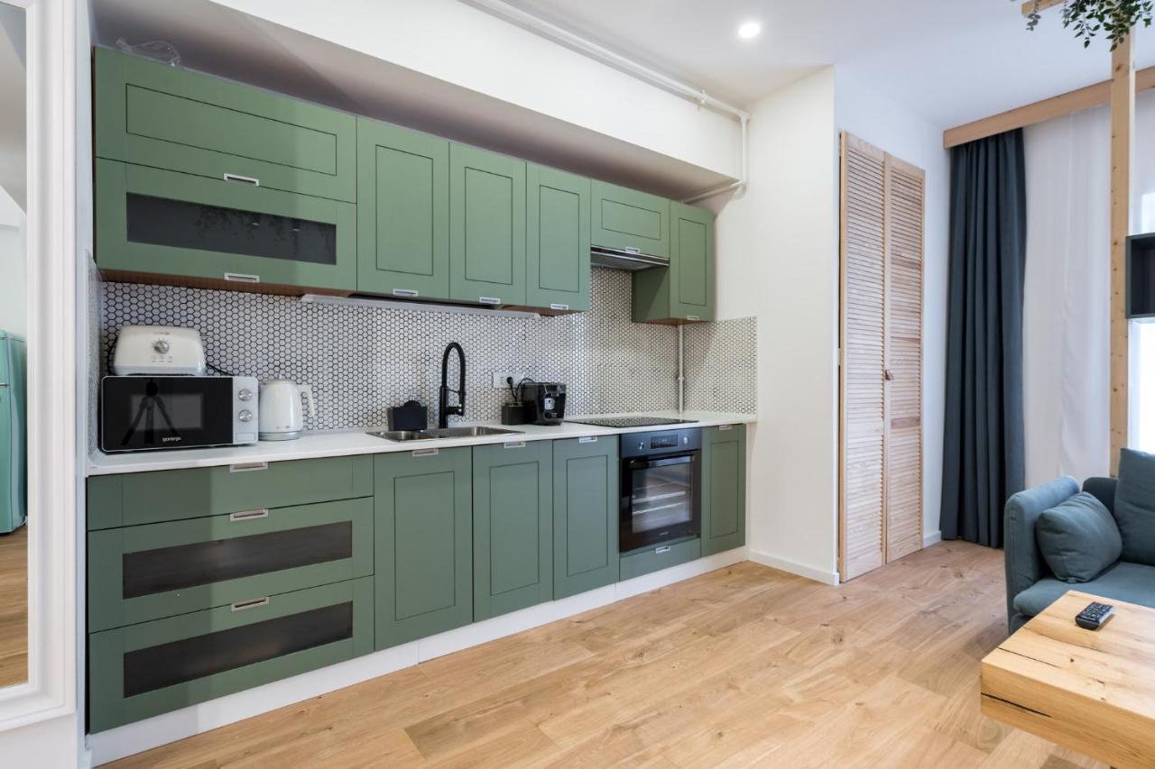 Appartement Jungle Escape - Luxe 1-Br Haven In Bucarest Extérieur photo